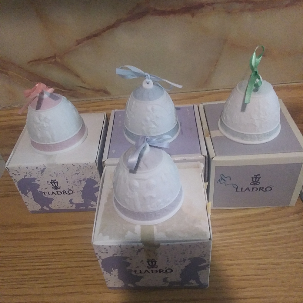 Llardo Christmas bells. 4 total